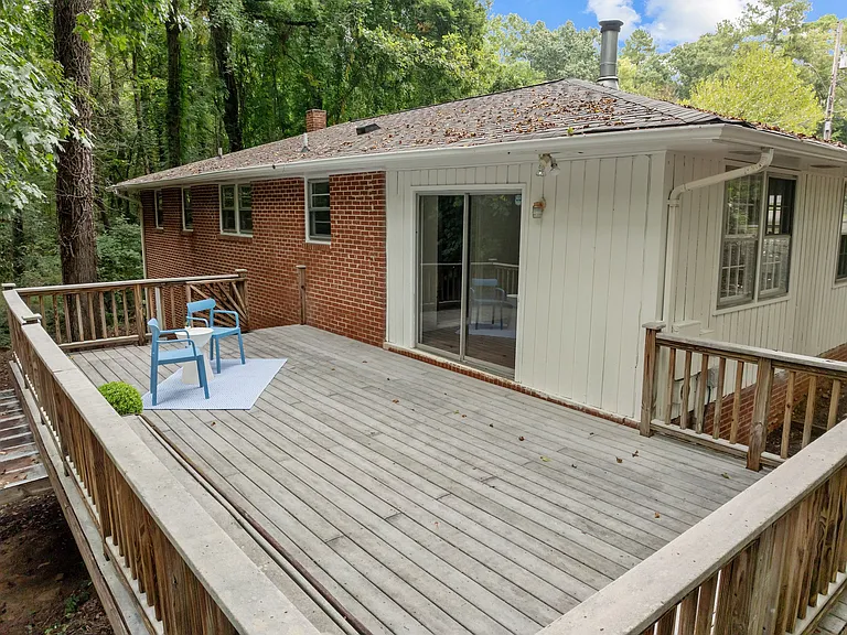 809 Ward St — Photo 21