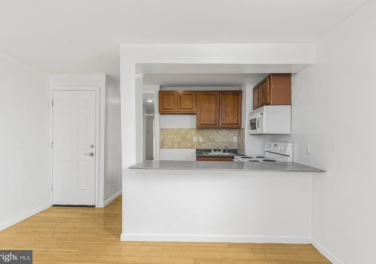 5019 Walnut Street — Photo 3