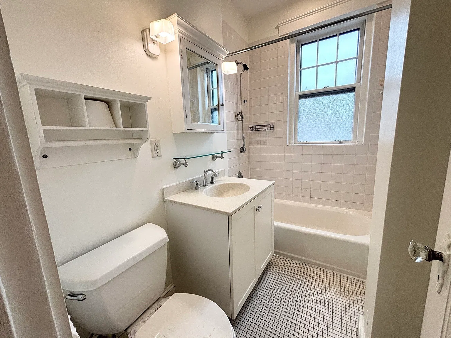 2 bed, 995 sqft, $3,400 — Photo 4