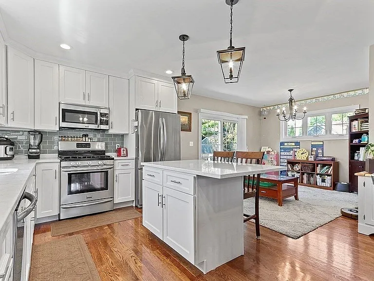214 Shaw St — Photo 10