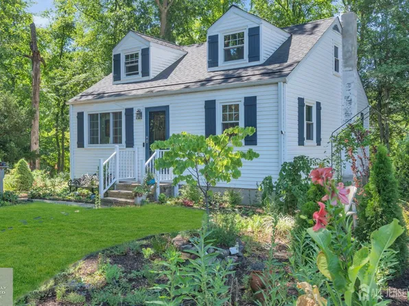 32 Bruning Ln, Spotswood, NJ 08884