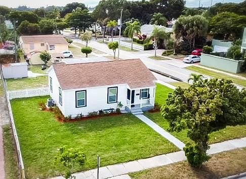 1st image of 732 Forest Hill Boulevard