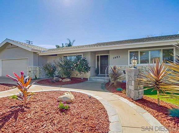 3rd image of 1953 Flying Hills Ln
