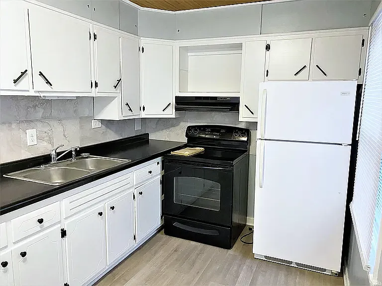 3 bed, 1.5 bath, 1080 sqft, $1,550 — Photo 4