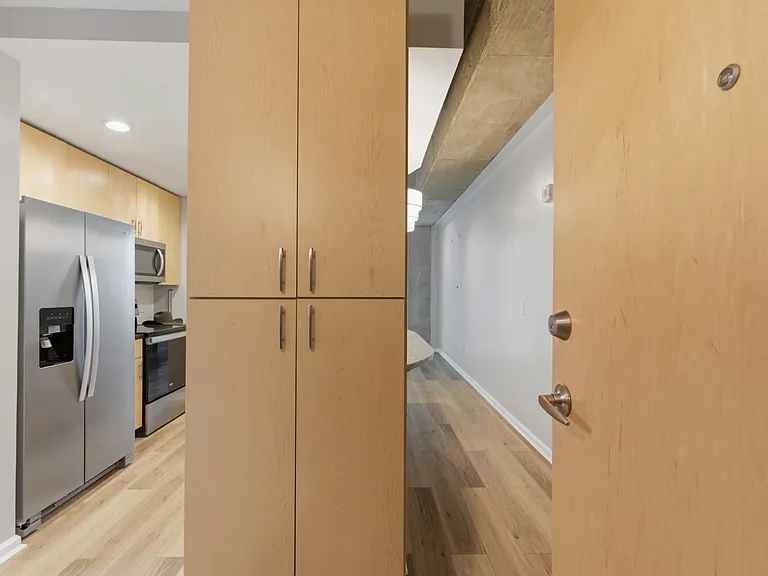 415 Church St #2409 — Photo 4