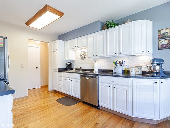 2nd image of 1900 Wisteria Ct APT 1