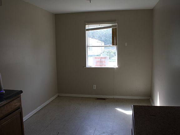 5th image of 1133 N Elder Ave