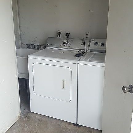 2nd image of 3192 Kilarney St