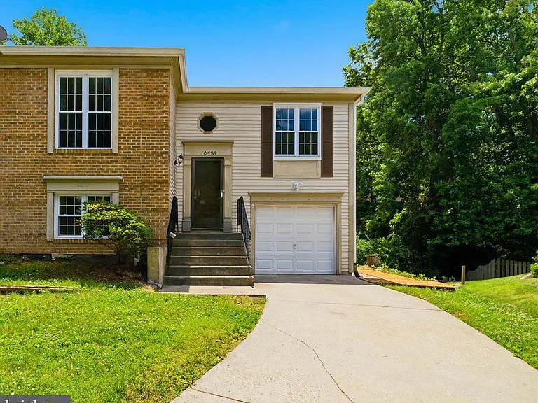 10598 Reeds Landing Cir — Photo 1