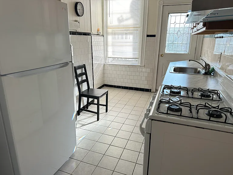 3 Linden St #B — Photo 8