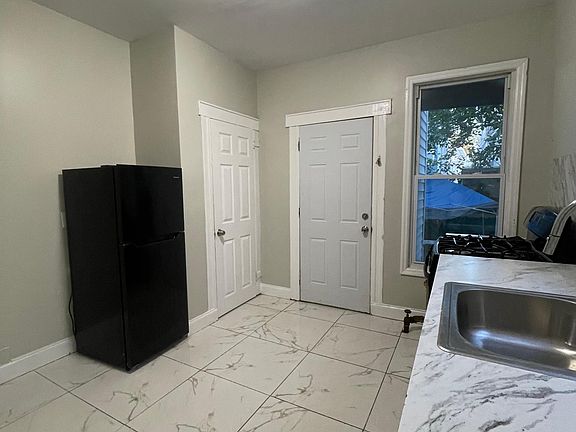 2nd image of 160 N 18th St APT 2