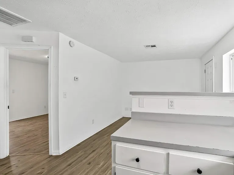 5911 NW 9th St #5911 — Photo 5