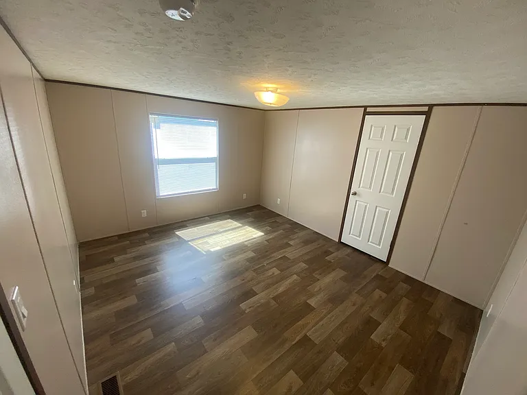 131 Eldridge Ln — Photo 9
