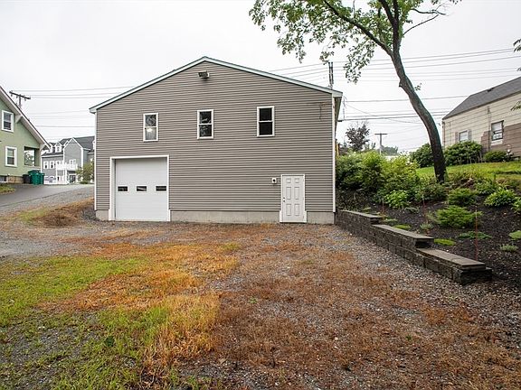 3rd image of 363 Lunenburg St