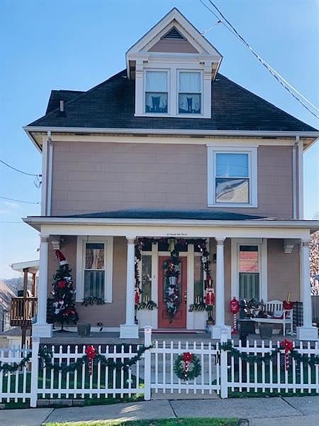 1st image of 10 S 6th St