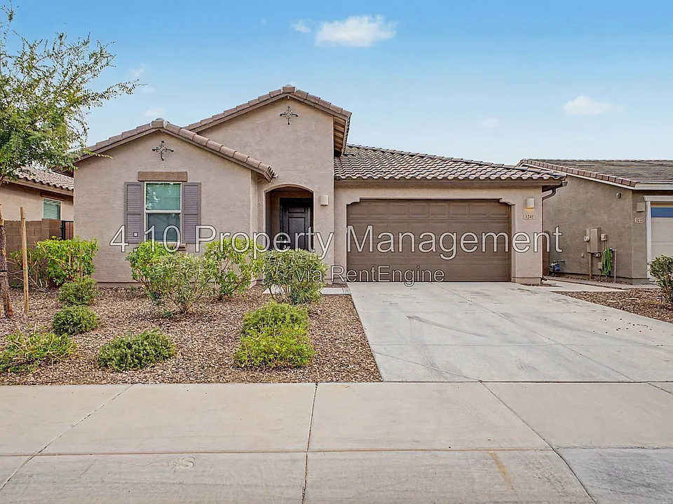 3241 E Malibu Dr
