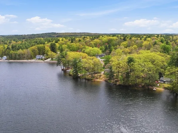 32 Hemlock Dr, Lunenburg, MA 01462
