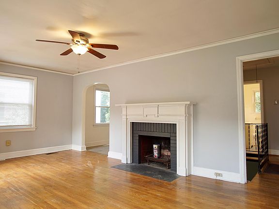 4th image of 27 Wilshire Dr