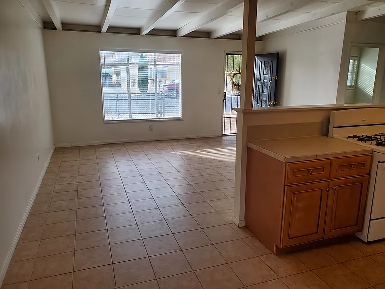 1041 Taos Dr — Photo 8