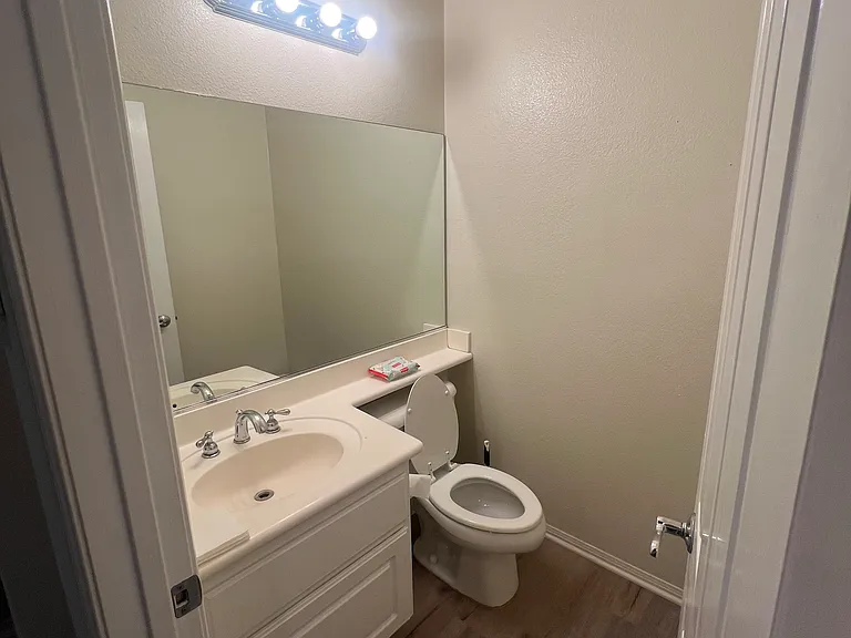 27922 Crescent Ct — Photo 18