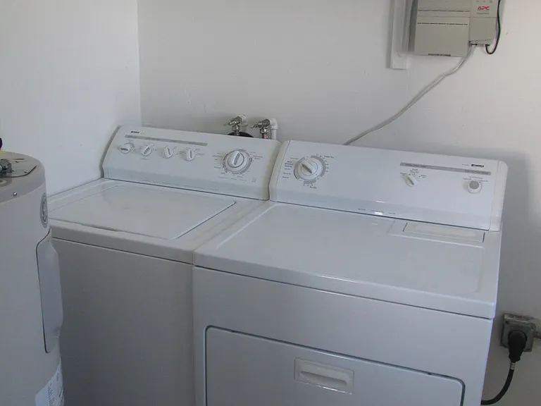 408 Ramona Ave — Photo 16