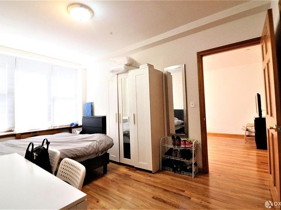 3rd image of 265 W 87th St APT 6A