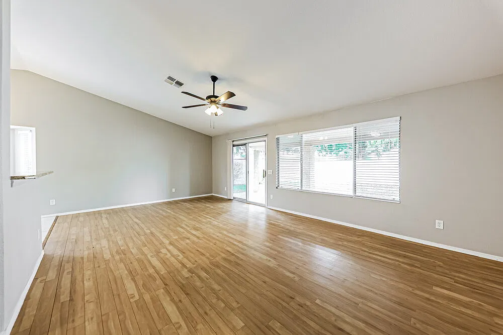 3 bed, 2.0 bath, 1494 sqft, $2,065 — Photo 3