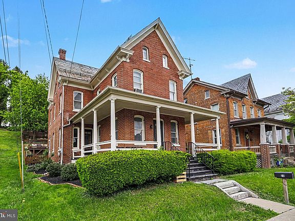 3rd image of 23 W George St