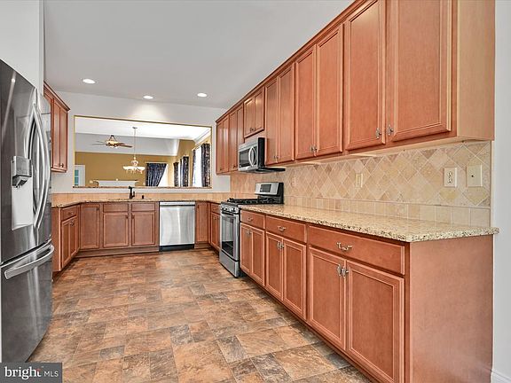 3rd image of 351 Randall Ln