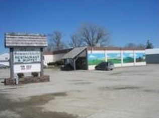 110 S 1st St, Kalona, IA 52247