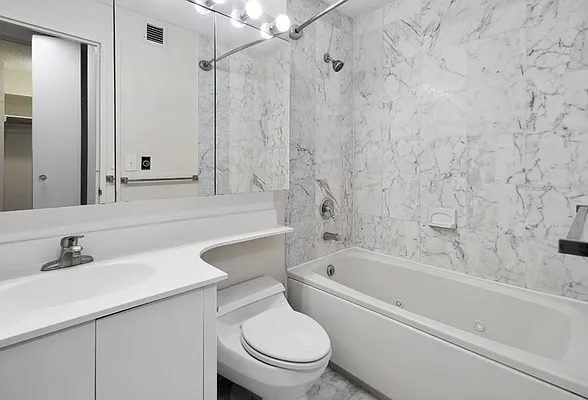 Sold by R New York | media 7