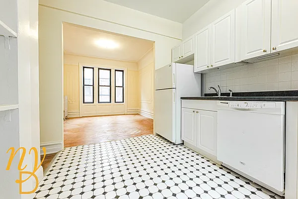 Rented by New York Dwellings LLC | media 25