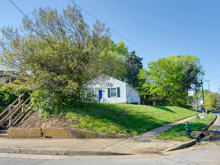 1935 Lakeview Ave — Photo 51