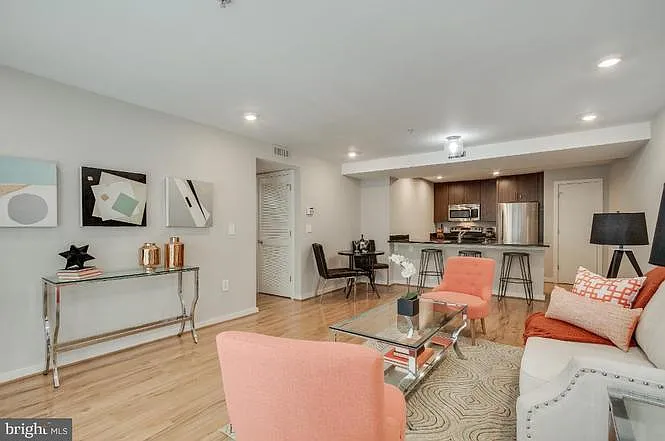 1423 Newton St NW — Photo 3
