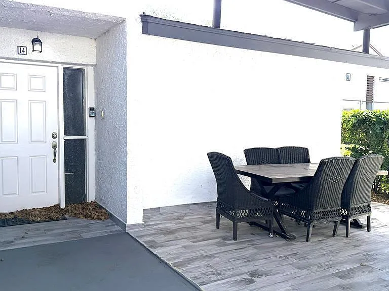322 McFadden Dr #14 — Photo 2