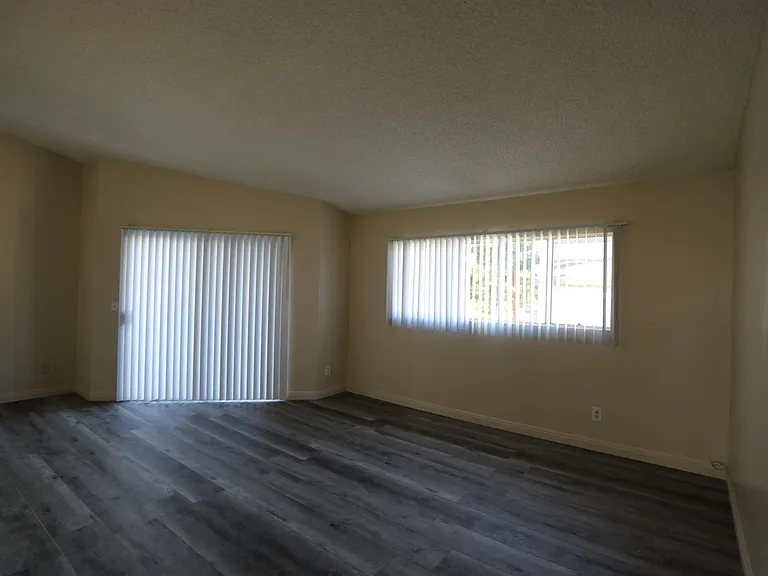 16722 Sims Ln #4 — Photo 3