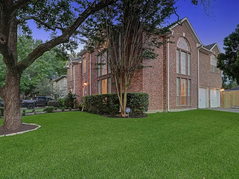 5365 Lampasas St — Photo 35