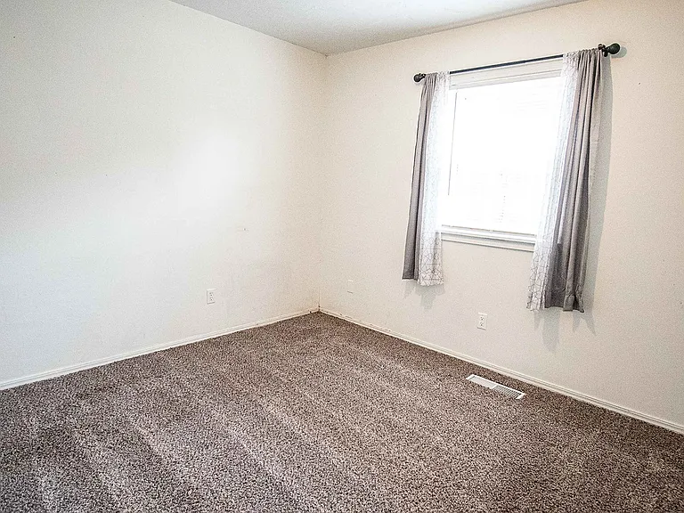123 N Grandview St — Photo 13