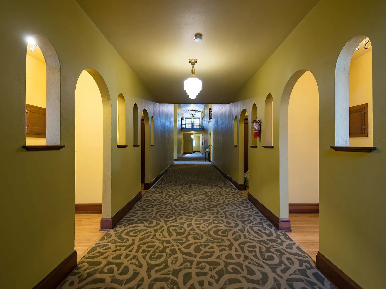 Oriental Apartments — Photo 3