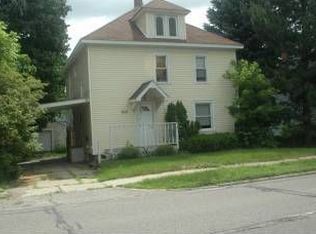 914 N Main St, Lapeer, MI