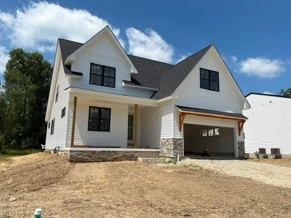 1099 Wadsworth Rd, Medina, OH 44256