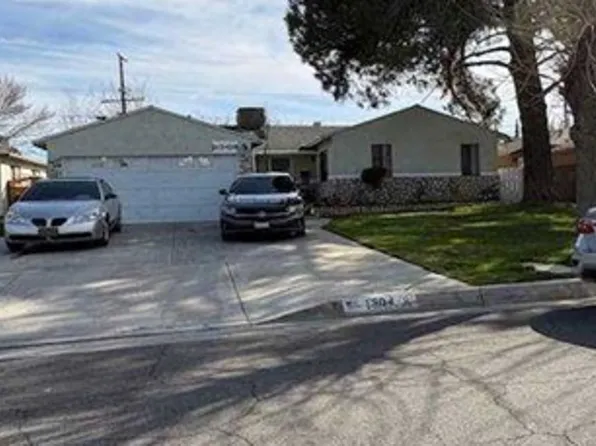 1304 W Kildare St, Lancaster, CA 93534