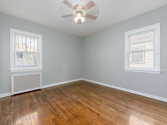 4th image of 438 Beach 22 St #1