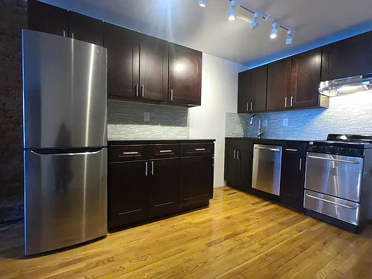 Rented by Compass | media 13