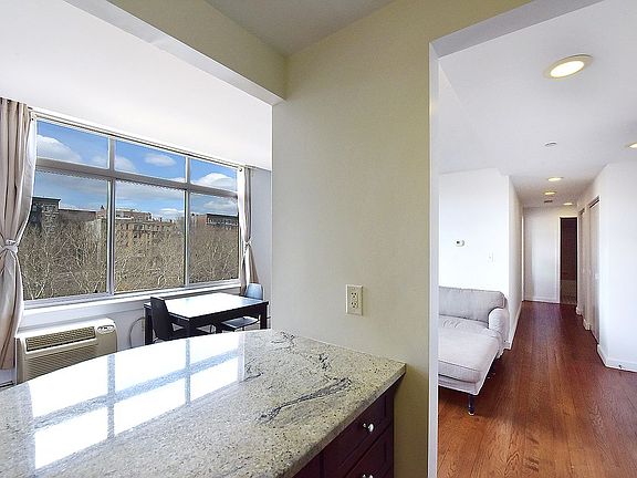 4th image of 130 Bradhurst Ave #1103