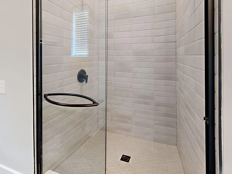 2B-Tillmore-at-Quarry-Trails-Shower 2B-Tillmore-at-Quarry-Trails-Shower
