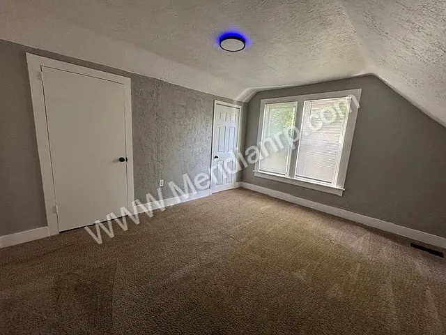 1104 Stophlet St — Photo 8