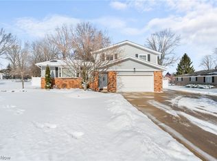 3520 Ridge Park Dr, Broadview Heights, OH 44147