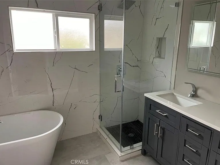 4900 Enfield Ave — Photo 6