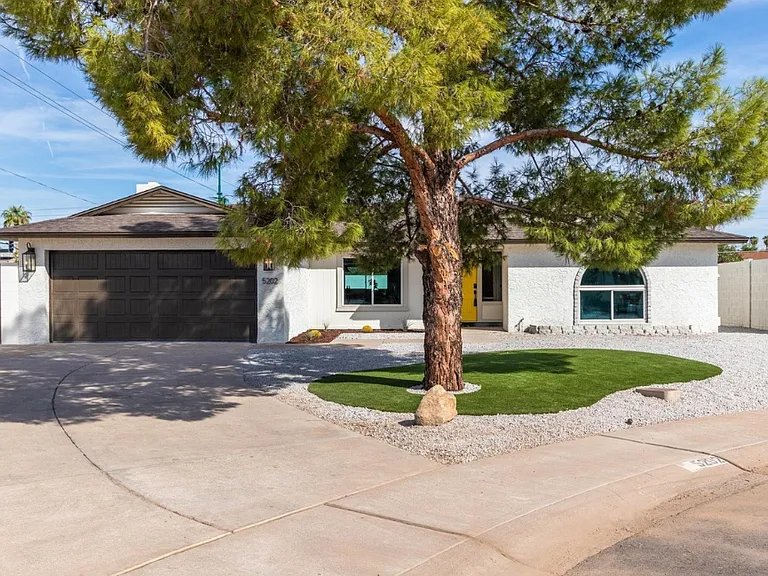 5202 E Karen Dr — Photo 1